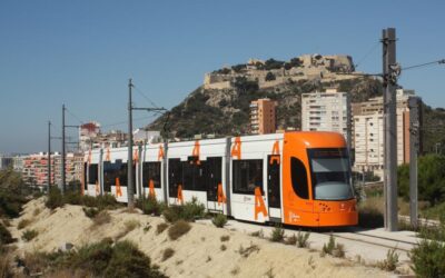 La tarjeta joven gratuita se actualiza en la Móbilis30 y unifica por primera vez todo el transporte autonómico en un solo soporte