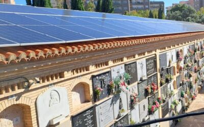 Valencia ultima el montaje de placas fotovoltaicas en 5 cementerios para generar energía