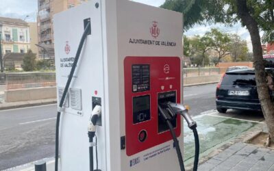 El parque móvil de Valencia se renueva con vehículos híbridos y eléctricos para reducir emisiones contaminantes