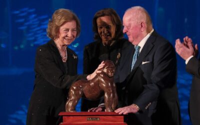 La reina Sofía recibe el Premio Gorila por su compromiso con la conservación ambiental